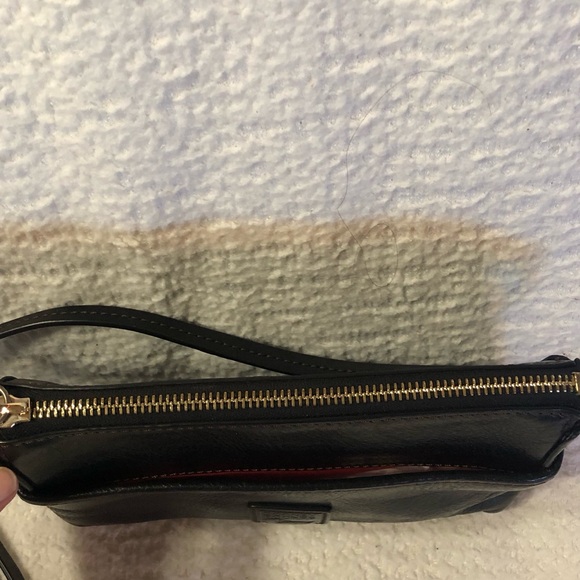 Dooney and Bourke Small Crossbody Bag in Black Florentine Leather. EUC - Picture 5 of 9